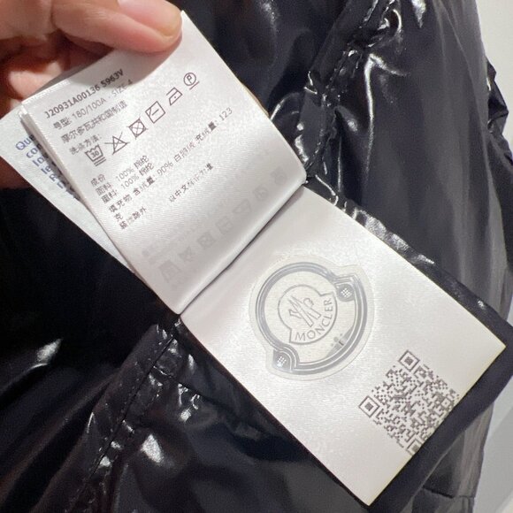 MONCLER Breteuil Giubbotto Cropped Black Puffer Down Jacket Wms Size 4/ L $1690+ - Picture 13 of 14